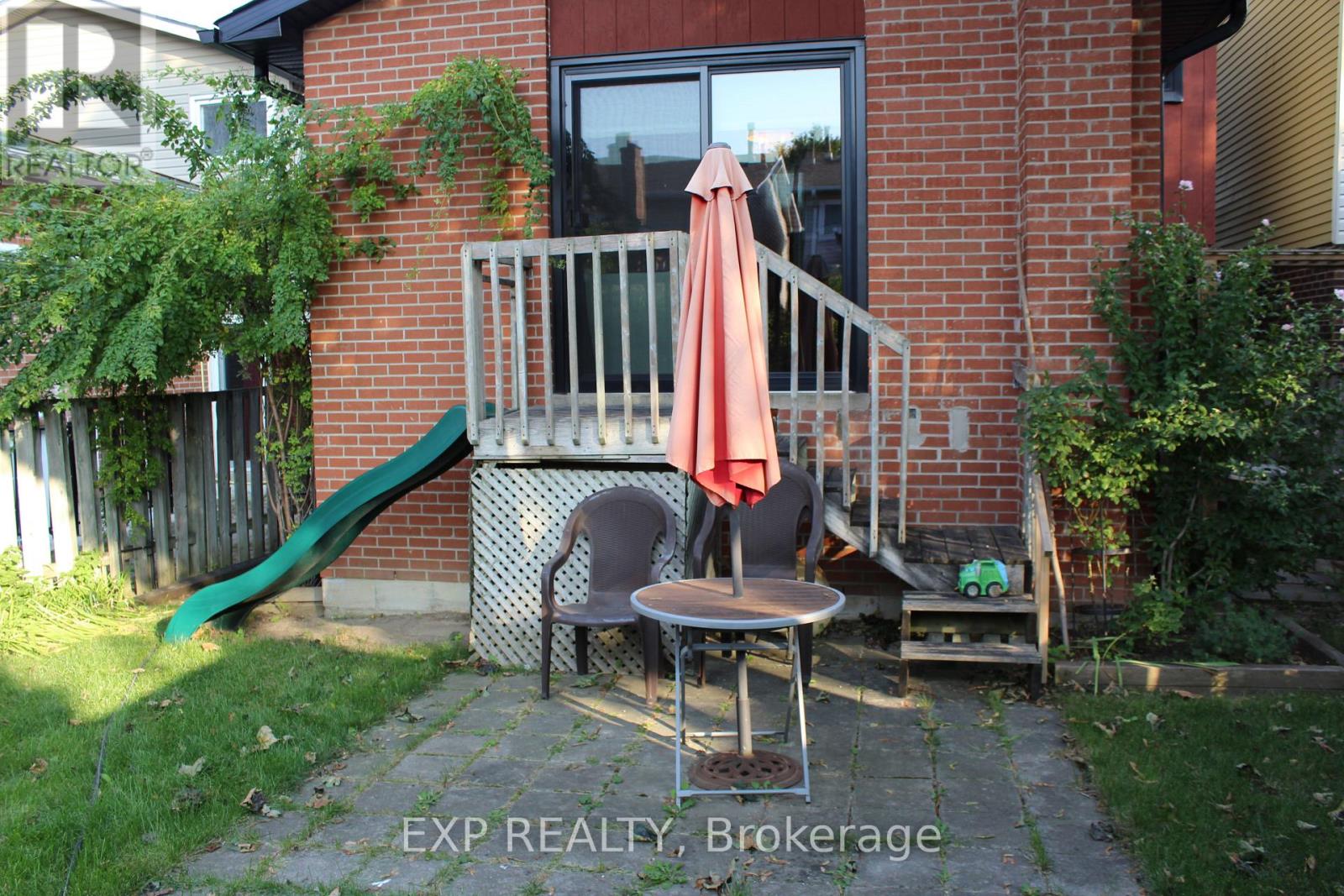 42 LINDRIDGE AVENUE - 25