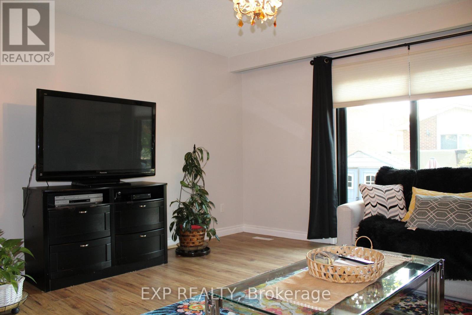 42 LINDRIDGE AVENUE - 7
