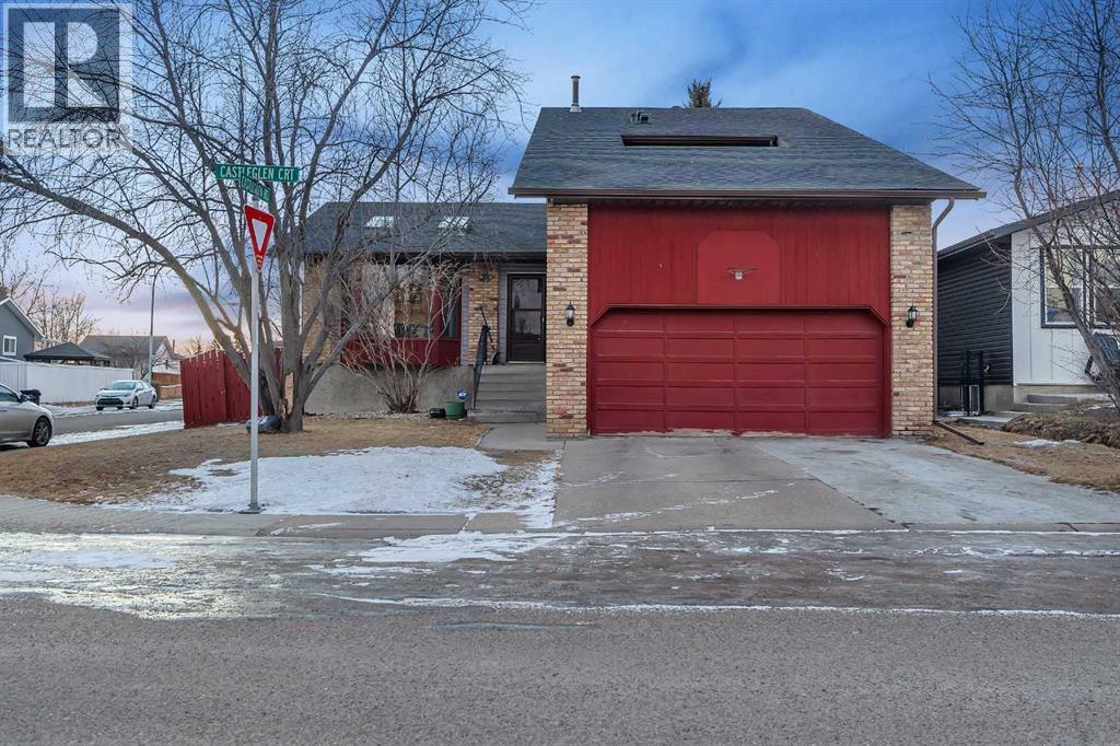 Single Family House for Sale in  Castleglen Court NE Castleridge Calgary 