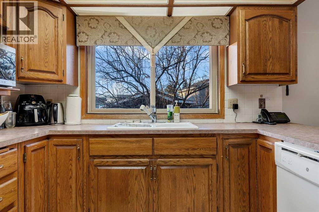 Single Family House for Sale in  Castleglen Court NE Castleridge Calgary 