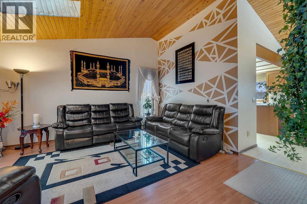 Single Family House for Sale in  Castleglen Court NE Castleridge Calgary 