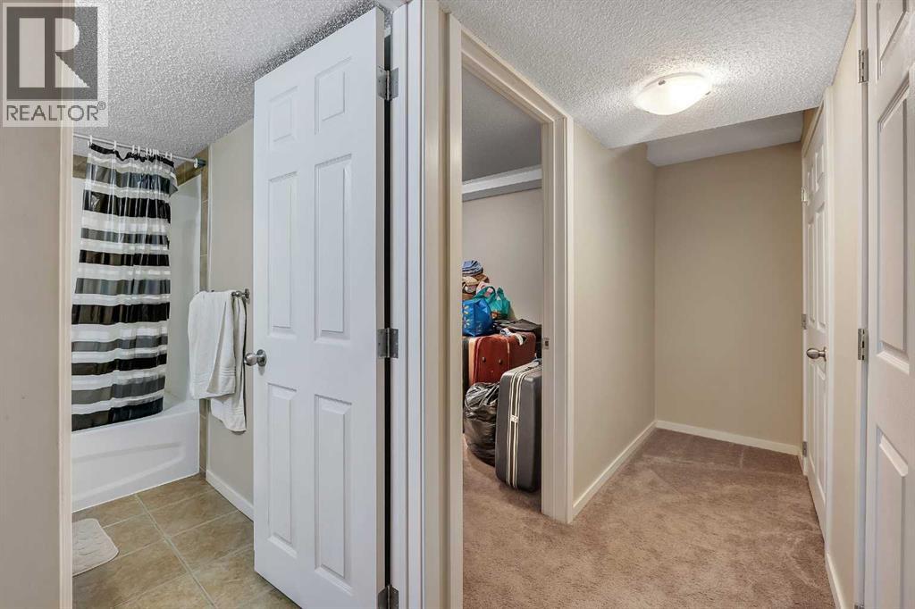 Single Family House for Sale in  Castleglen Court NE Castleridge Calgary 