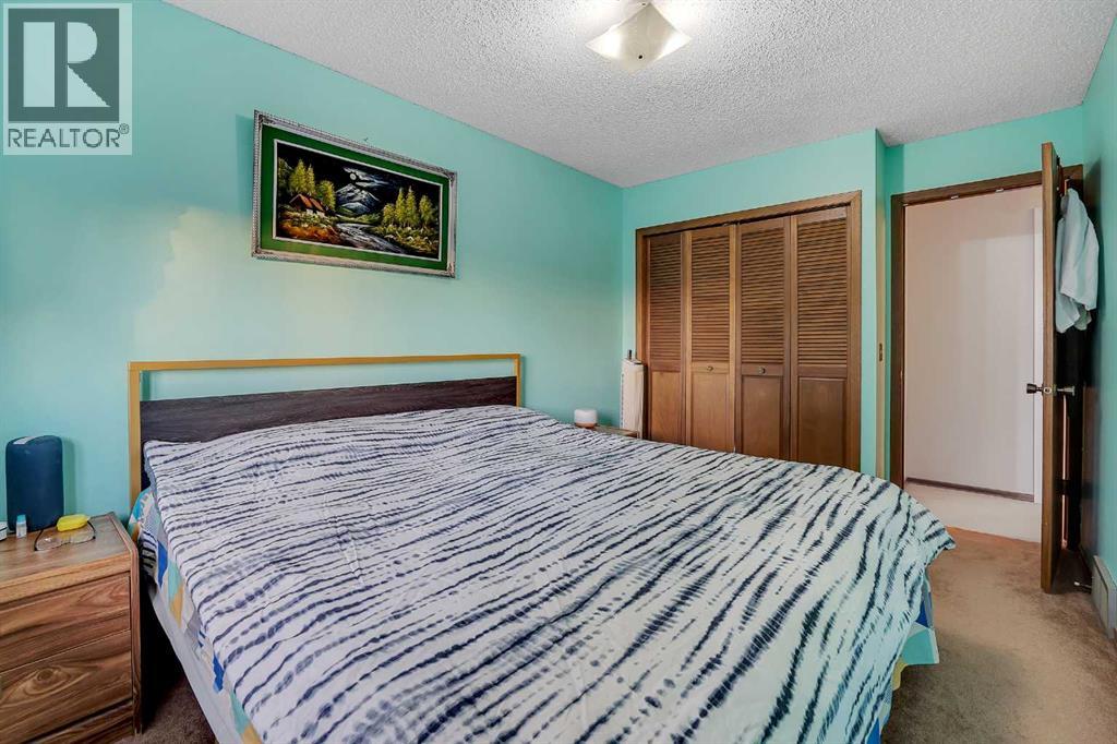 Single Family House for Sale in  Castleglen Court NE Castleridge Calgary 