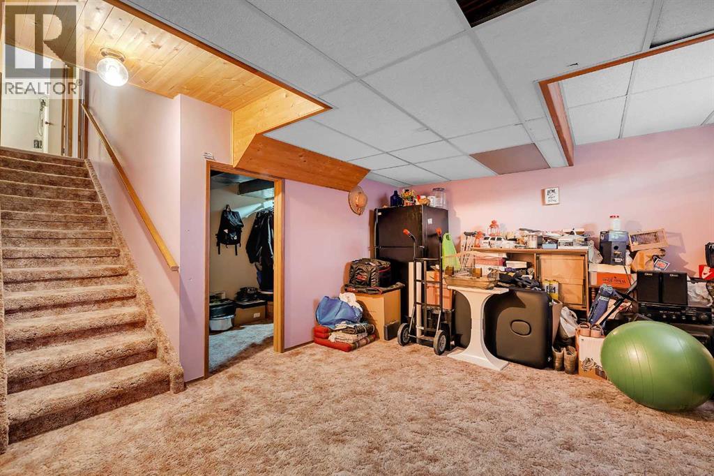 Single Family House for Sale in  Castleglen Court NE Castleridge Calgary 