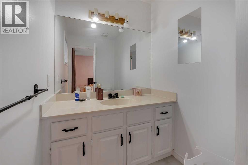 Single Family House for Sale in  Castleglen Court NE Castleridge Calgary 