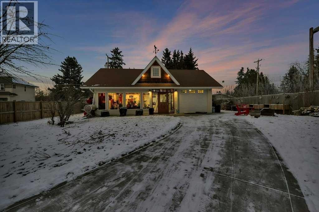 5406 50 Avenue, Lacombe