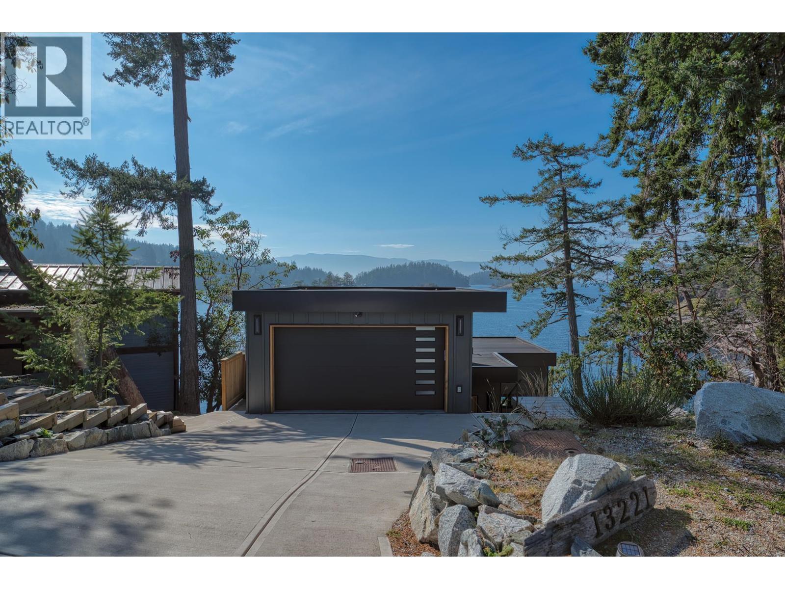 13221 PINEHAVEN Way - main photo