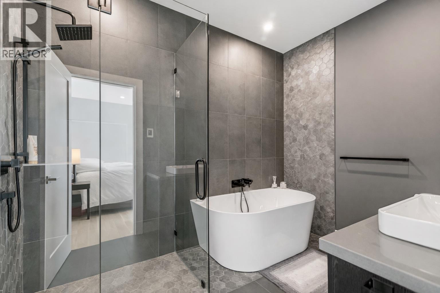 13221 PINEHAVEN WAY, Garden Bay