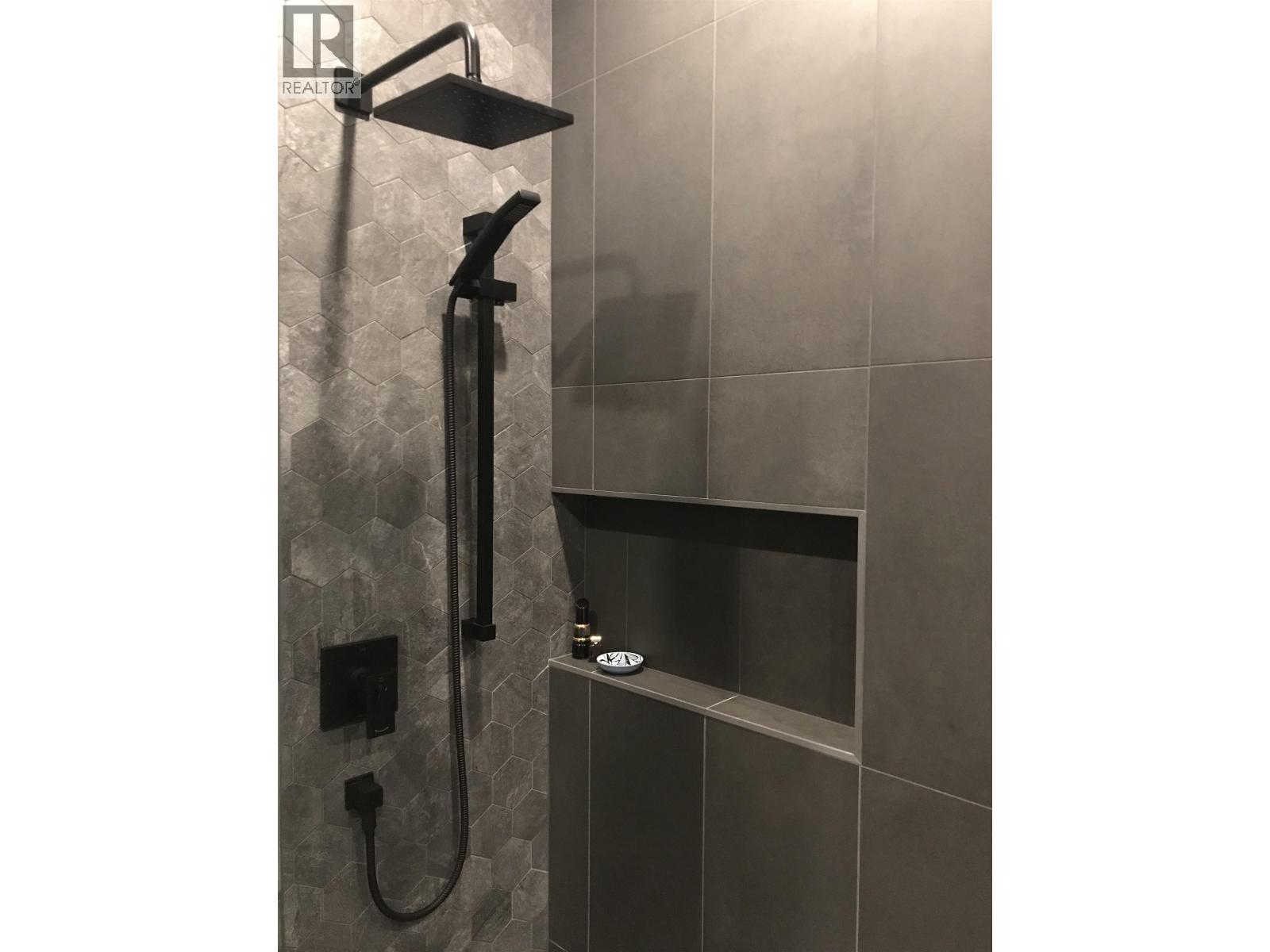 13221 PINEHAVEN WAY, Garden Bay