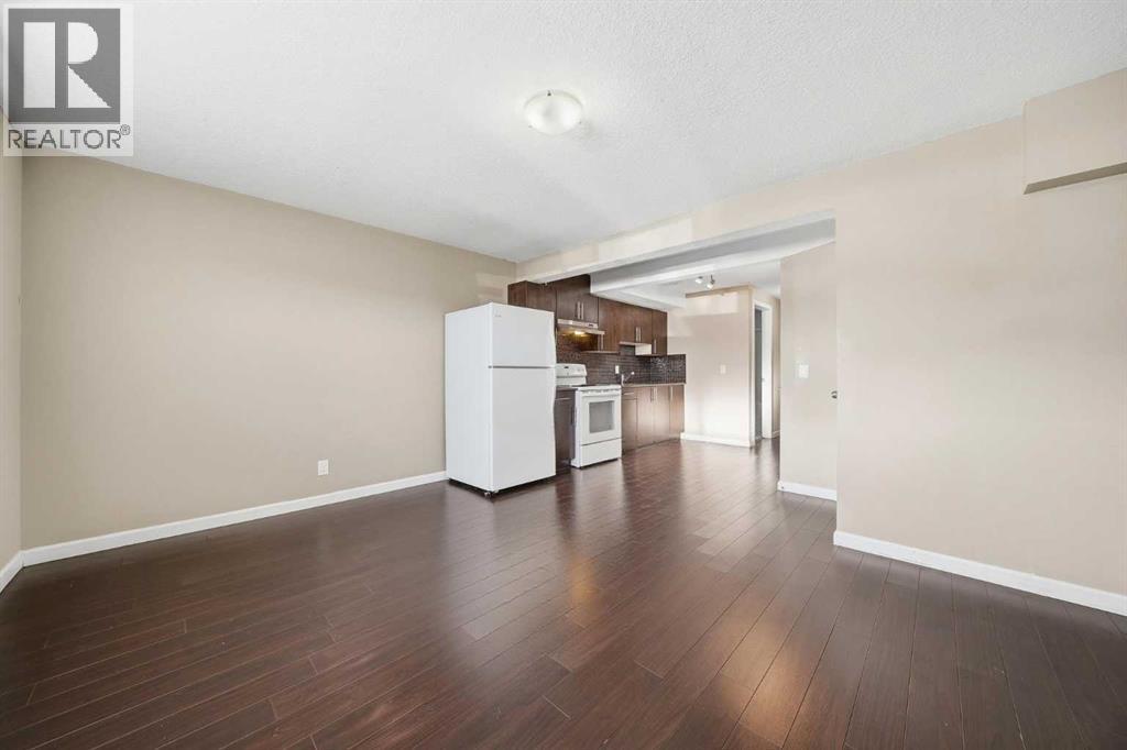 Single Family House Bi-level for Sale in  Falmere Way NE Falconridge Calgary 