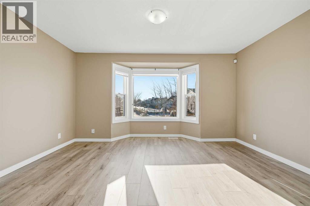 Single Family House Bi-level for Sale in  Falmere Way NE Falconridge Calgary 