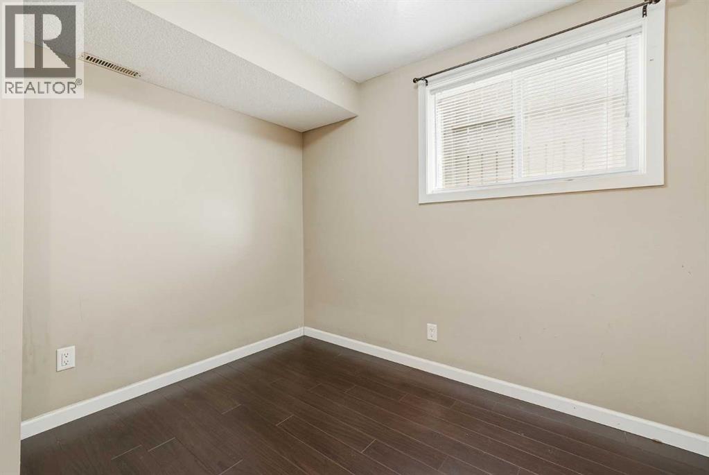 Single Family House Bi-level for Sale in  Falmere Way NE Falconridge Calgary 