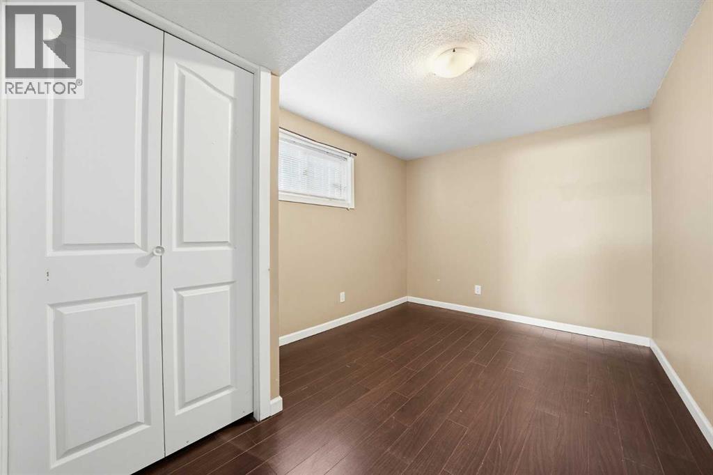 Single Family House Bi-level for Sale in  Falmere Way NE Falconridge Calgary 