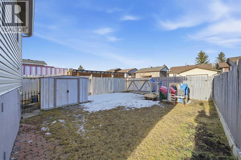 Single Family House Bi-level for Sale in  Falmere Way NE Falconridge Calgary 