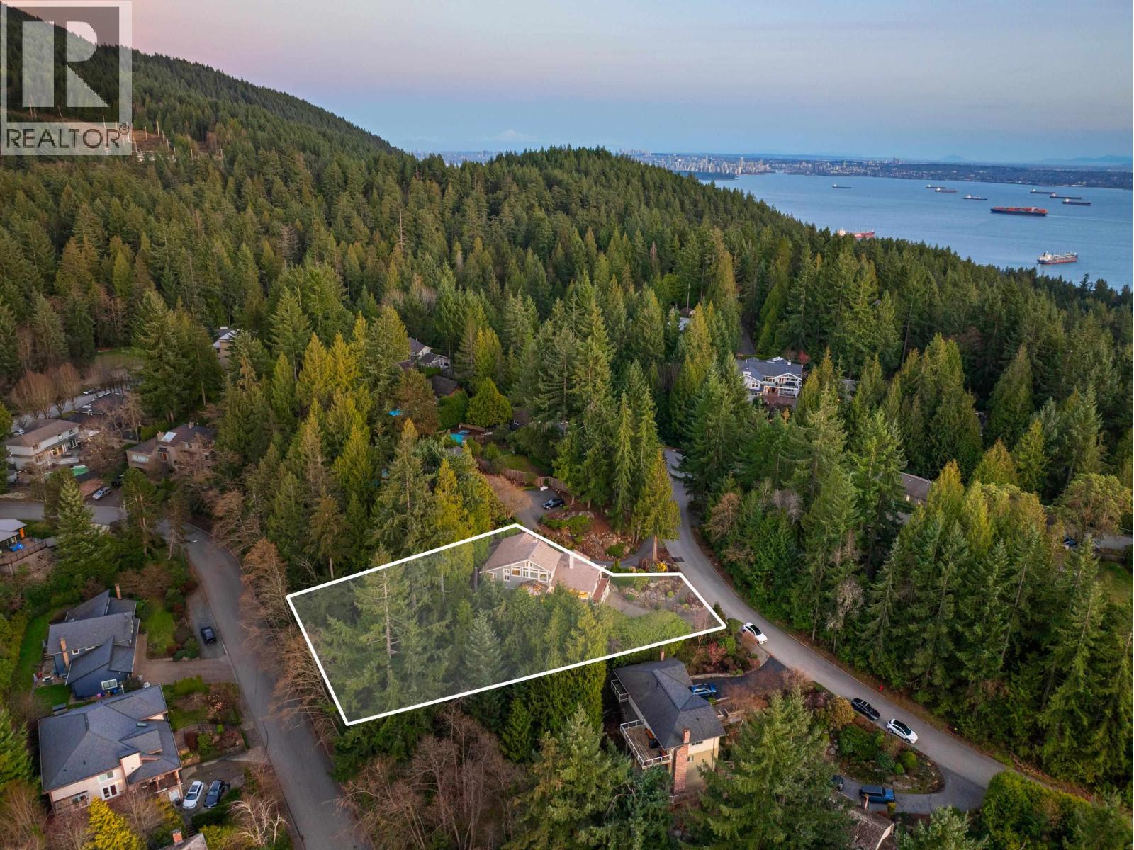 4721 WOODSIDE PLACE, West Vancouver