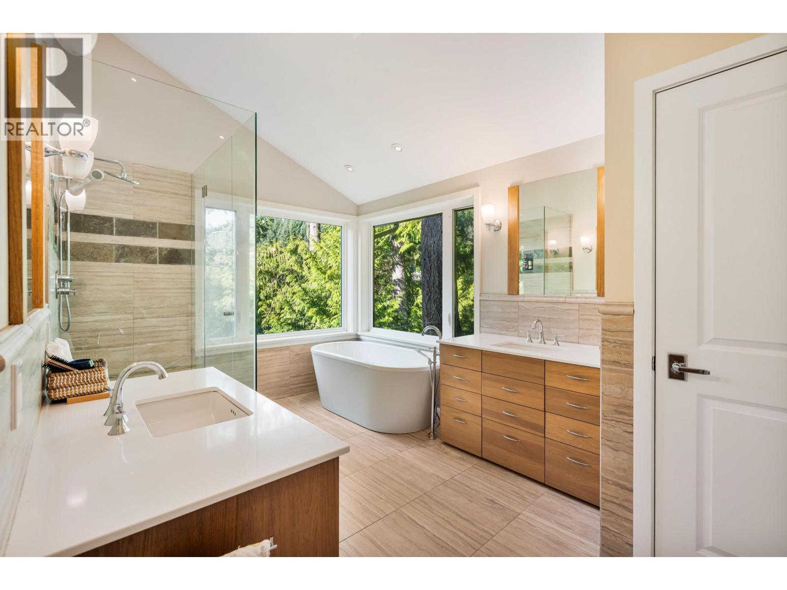 4721 WOODSIDE PLACE, West Vancouver