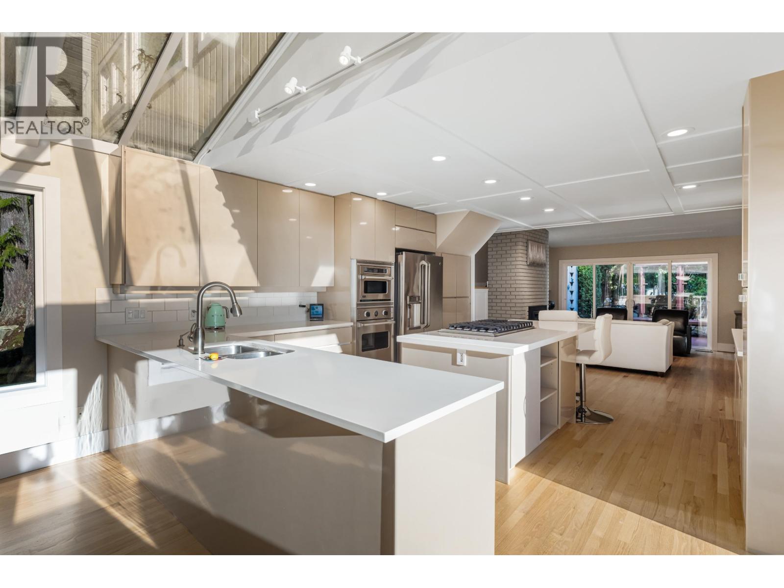 4721 WOODSIDE PLACE, West Vancouver