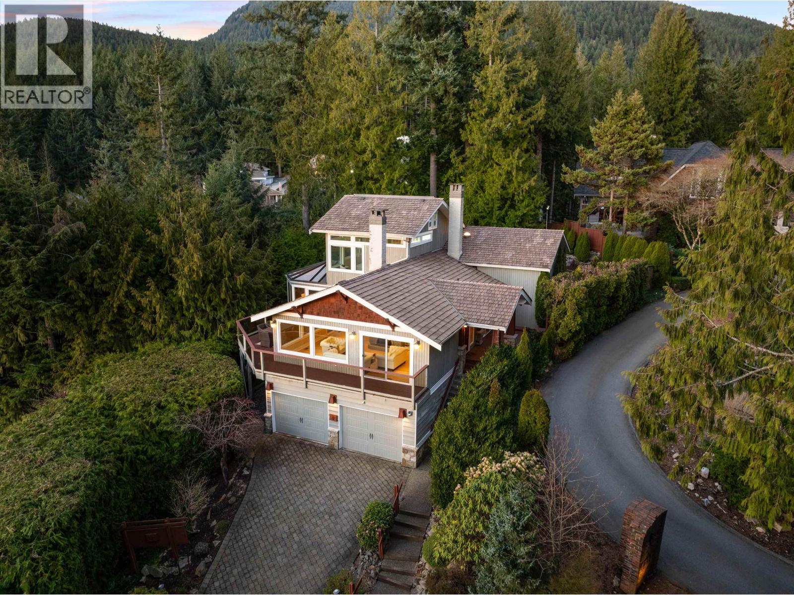 4721 WOODSIDE PLACE, West Vancouver