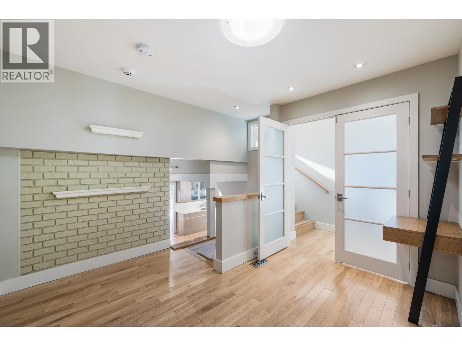 4721 WOODSIDE PLACE, West Vancouver