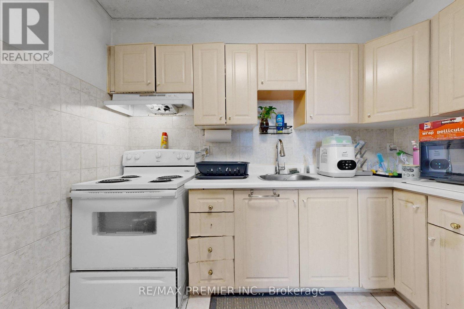 #428 4645 JANE STREET - 14