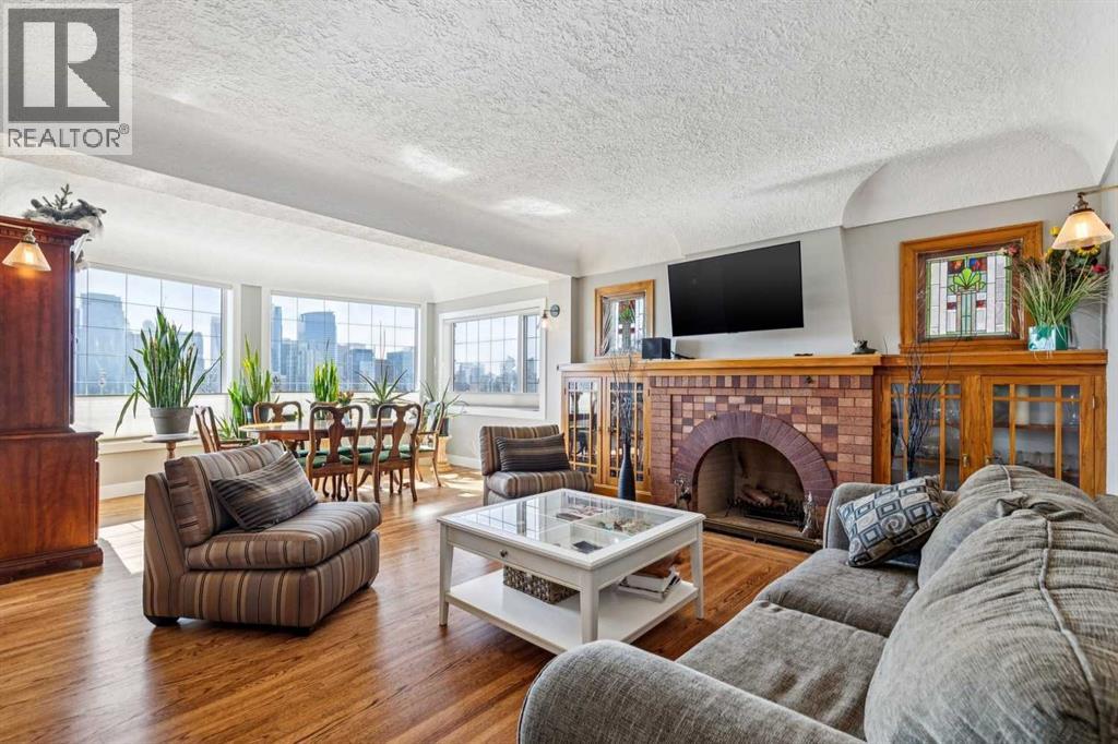 Single Family House for Sale in  Crescent Road NW Crescent Heights Calgary 