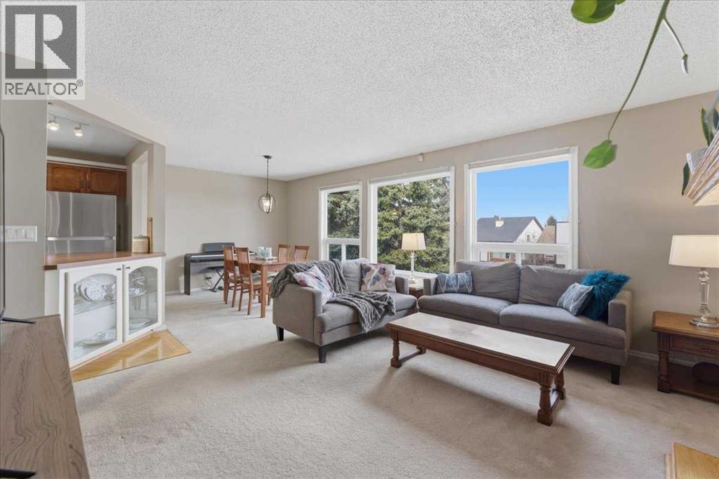 Single Family House Bi-level for Sale in  Macewan Glen Drive NW MacEwan Glen Calgary 