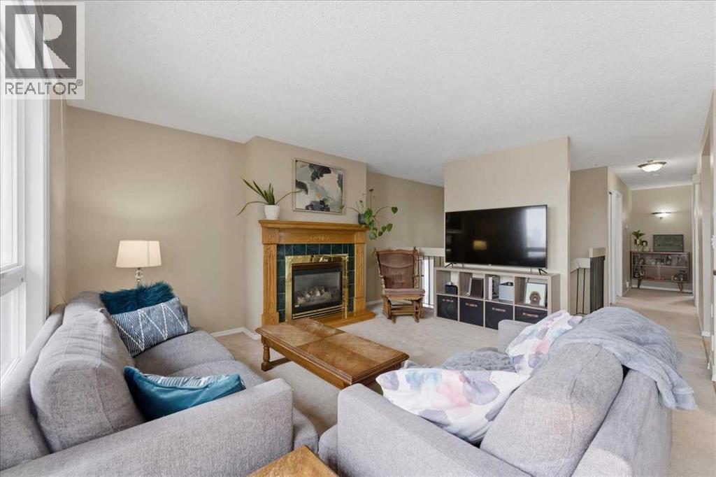 Single Family House Bi-level for Sale in  Macewan Glen Drive NW MacEwan Glen Calgary 