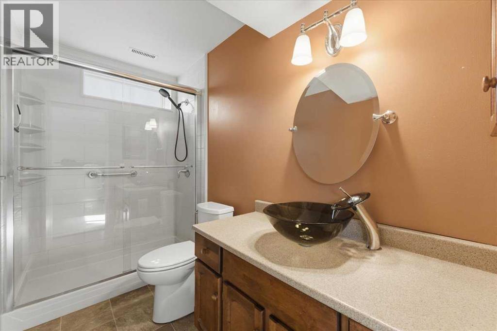 Single Family House Bi-level for Sale in  Macewan Glen Drive NW MacEwan Glen Calgary 