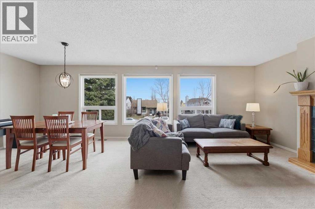 Single Family House Bi-level for Sale in  Macewan Glen Drive NW MacEwan Glen Calgary 