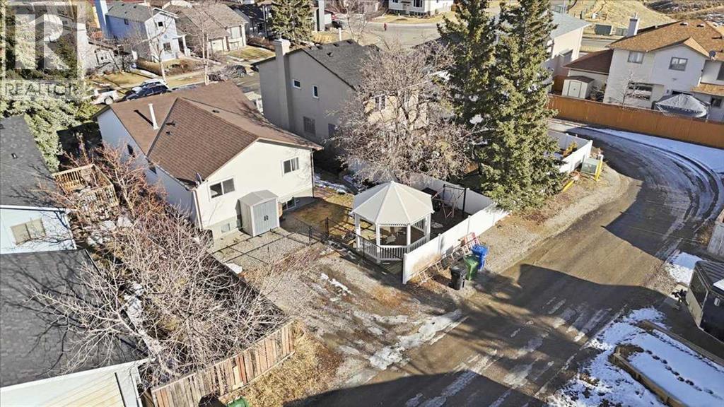 Single Family House Bi-level for Sale in  Macewan Glen Drive NW MacEwan Glen Calgary 