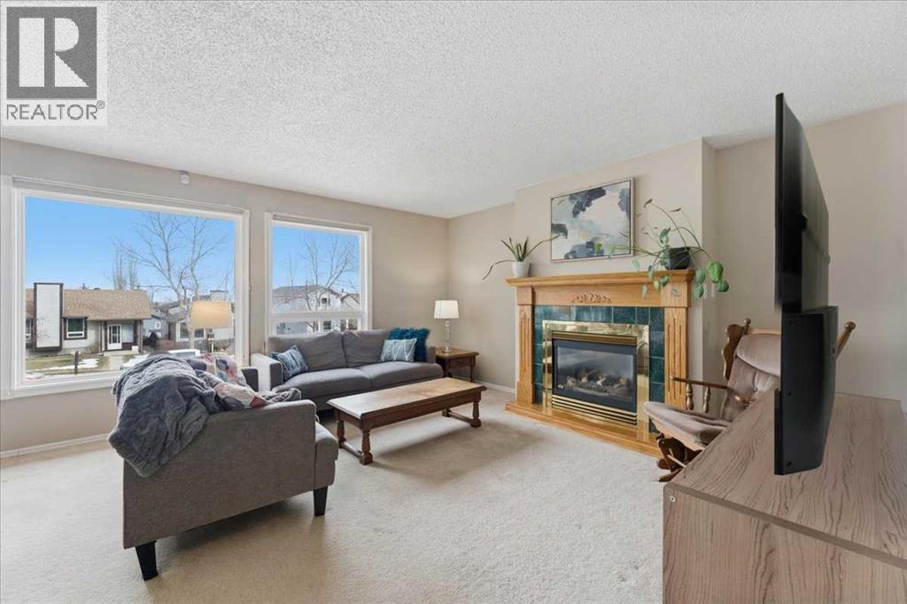 Single Family House Bi-level for Sale in  Macewan Glen Drive NW MacEwan Glen Calgary 