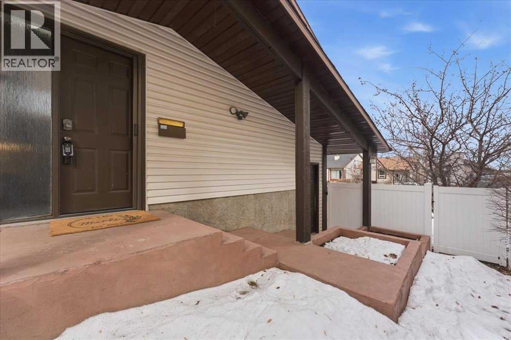 Single Family House Bi-level for Sale in  Macewan Glen Drive NW MacEwan Glen Calgary 
