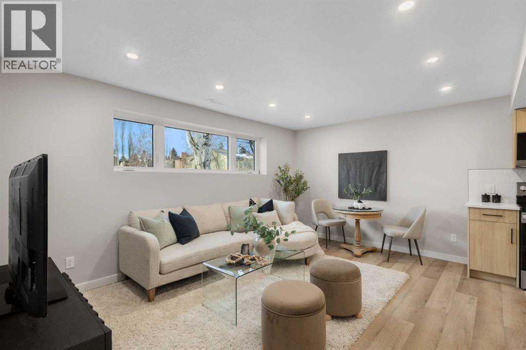 Single Family House Bi-level for Sale in  Silver Brook Road NW Silver Springs Calgary 