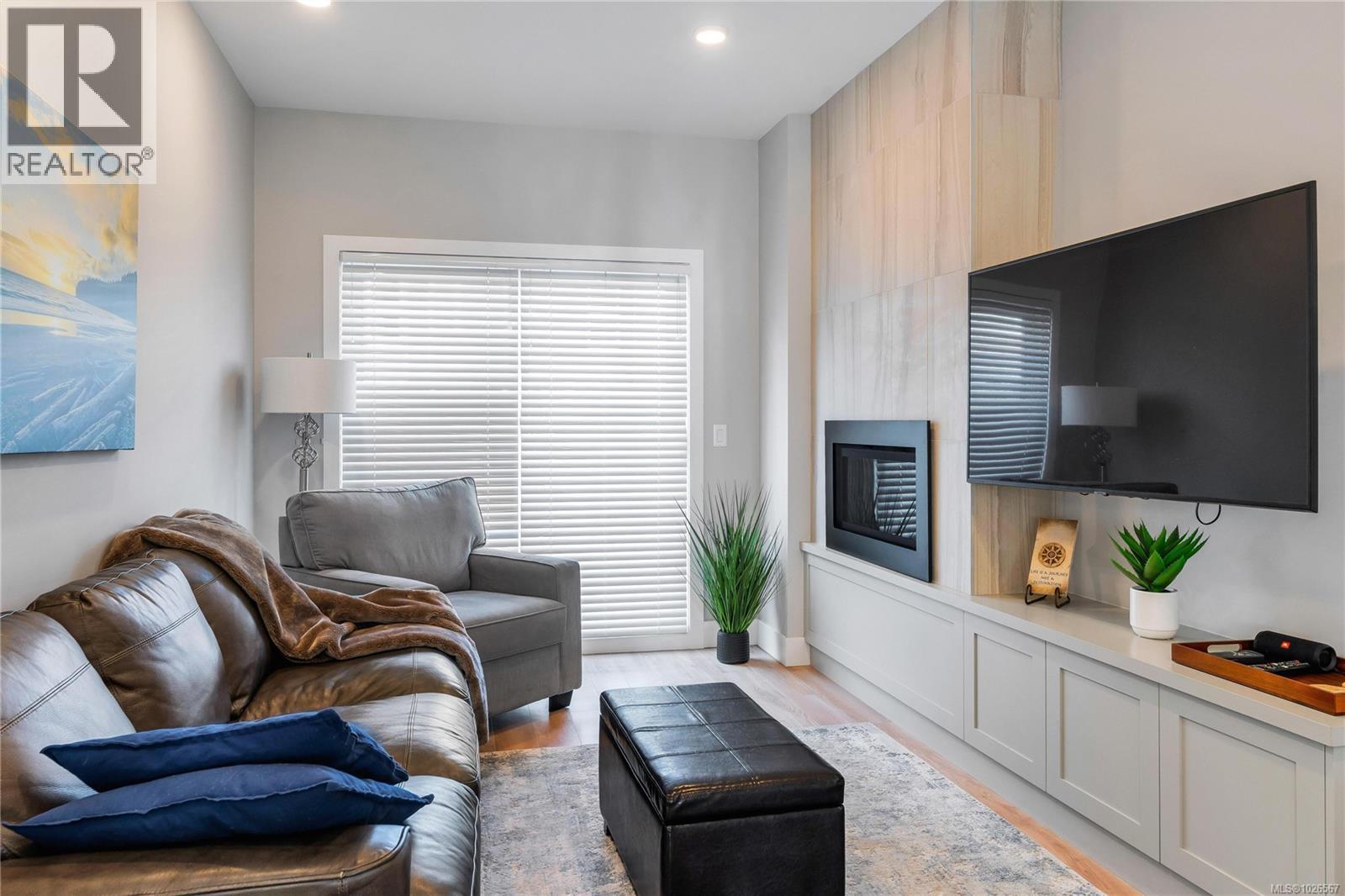 #13 4355 VIEWMONT AVE - 7