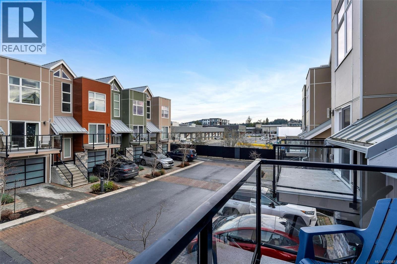 #13 4355 VIEWMONT AVE - 15