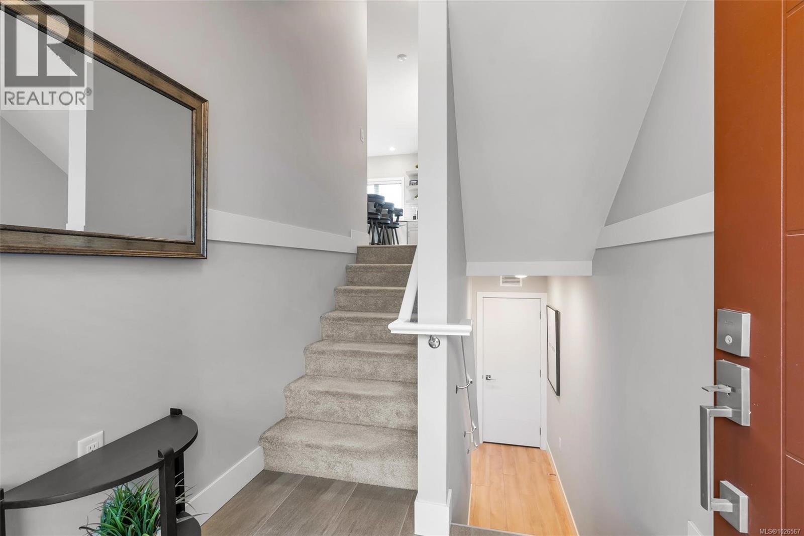 #13 4355 VIEWMONT AVE - 27