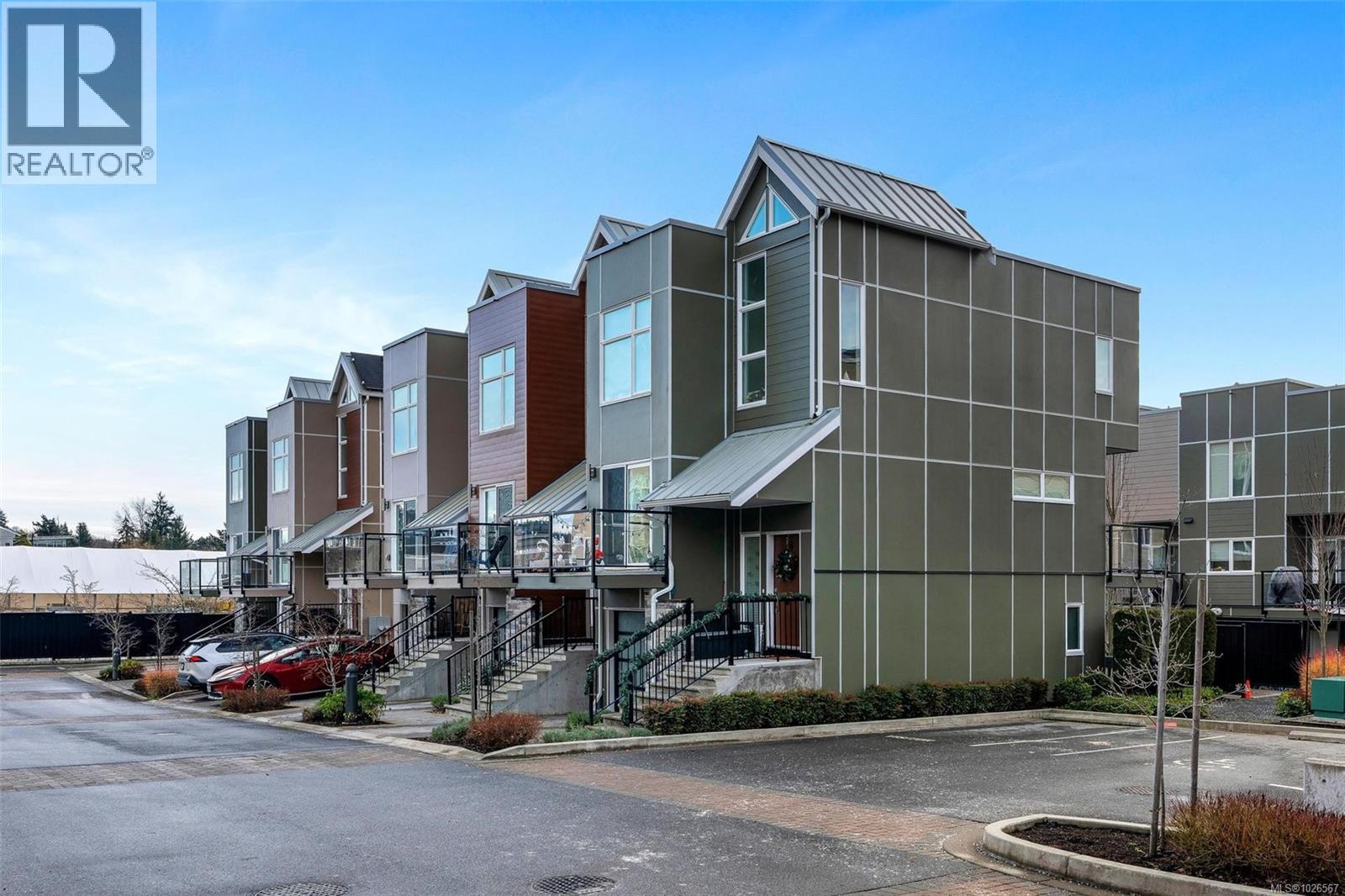 #13 4355 VIEWMONT AVE - 43