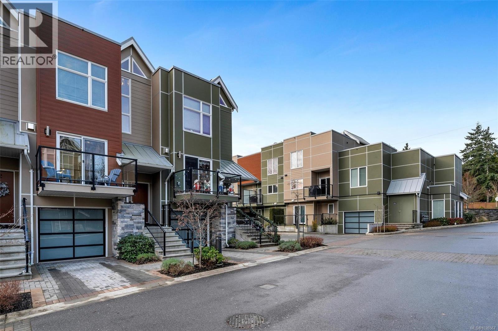 #13 4355 VIEWMONT AVE - 40