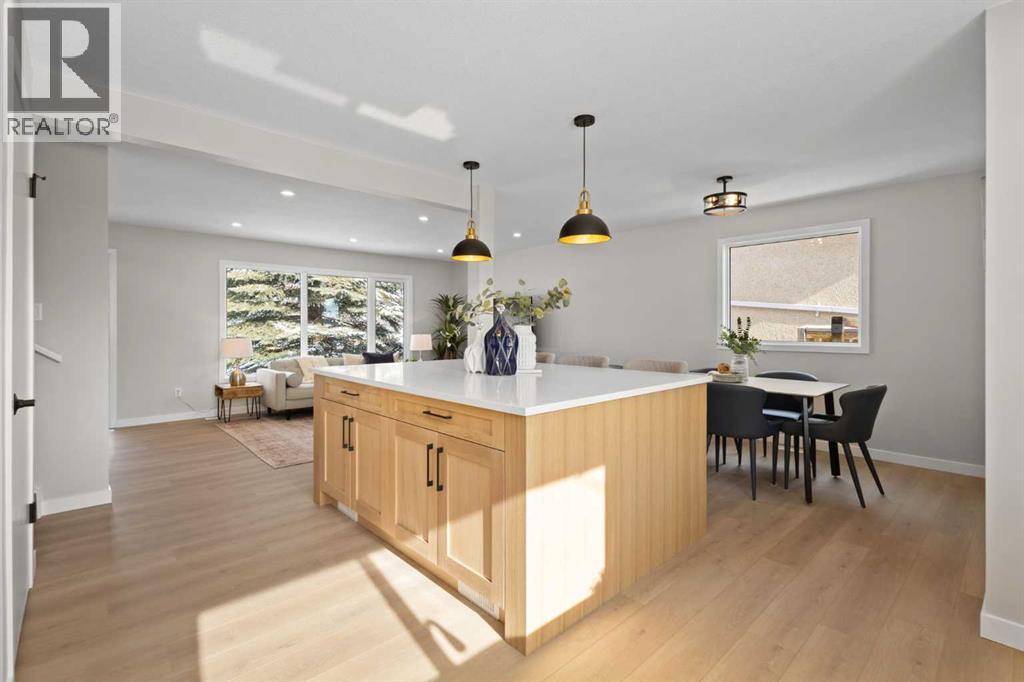 Single Family House 4 Level for Sale in  Silverview Way NW Silver Springs Calgary 