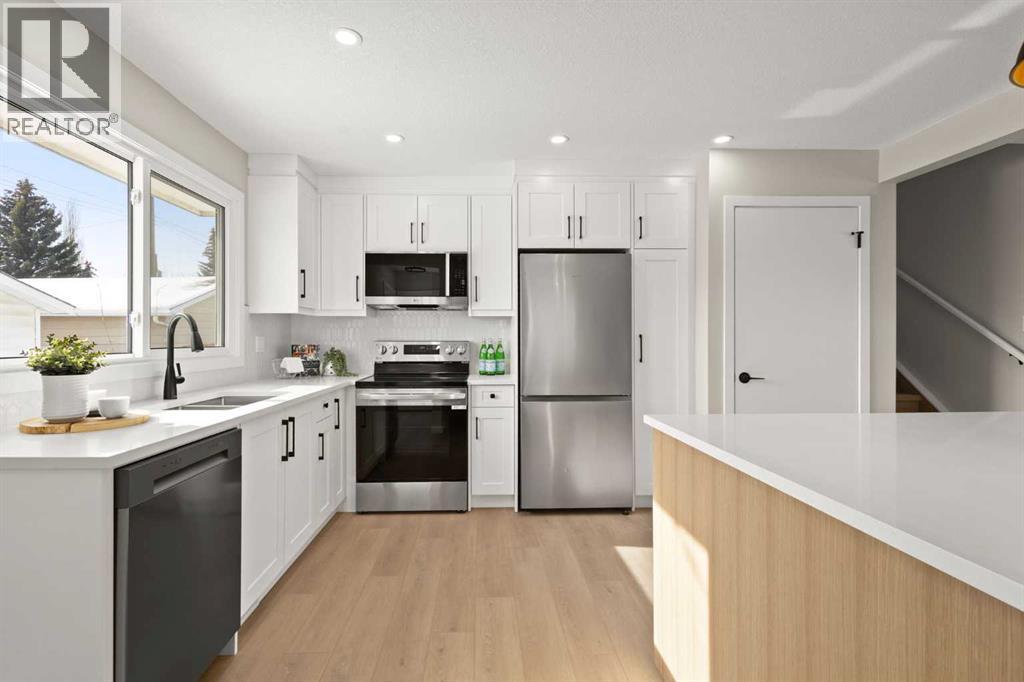 236 Silverview Way NW, Calgary, Alberta