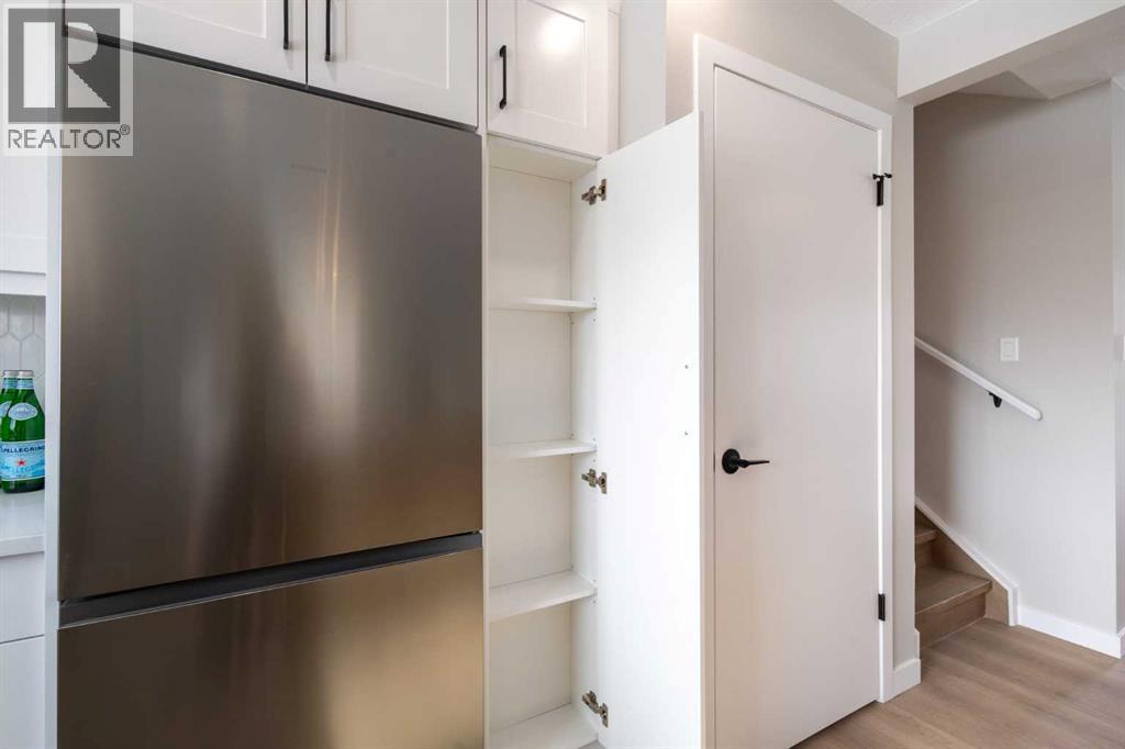 Single Family House 4 Level for Sale in  Silverview Way NW Silver Springs Calgary 