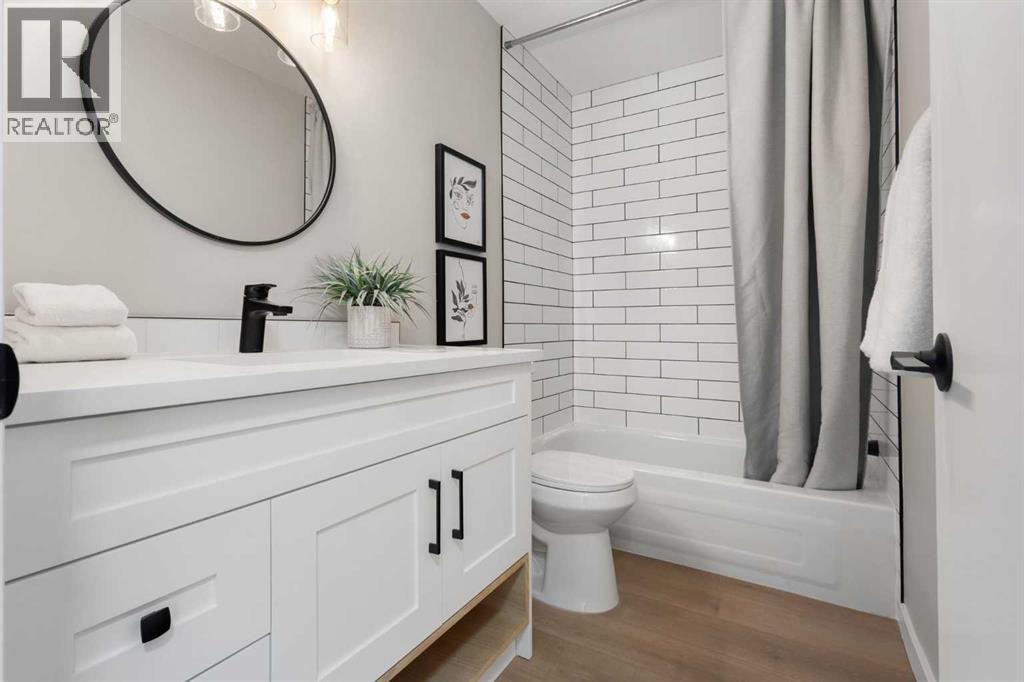 Single Family House 4 Level for Sale in  Silverview Way NW Silver Springs Calgary 