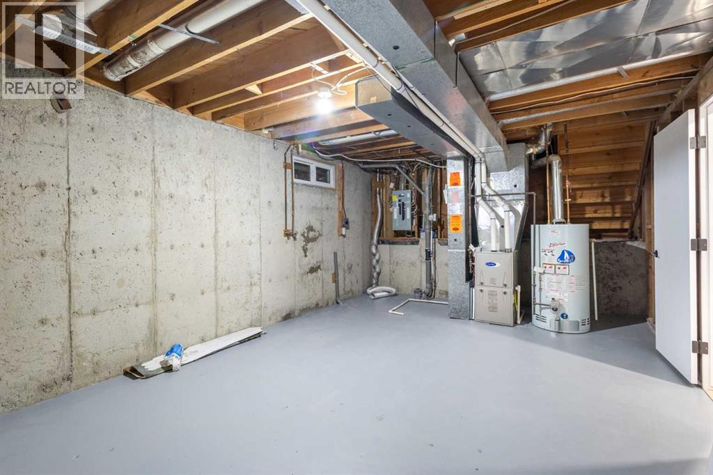 Single Family House 4 Level for Sale in  Silverview Way NW Silver Springs Calgary 