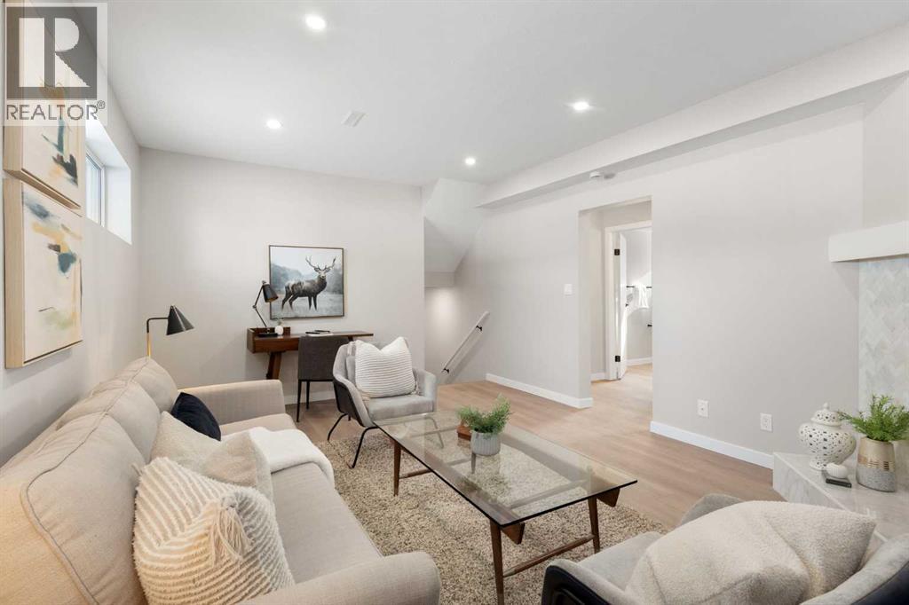 Single Family House 4 Level for Sale in  Silverview Way NW Silver Springs Calgary 