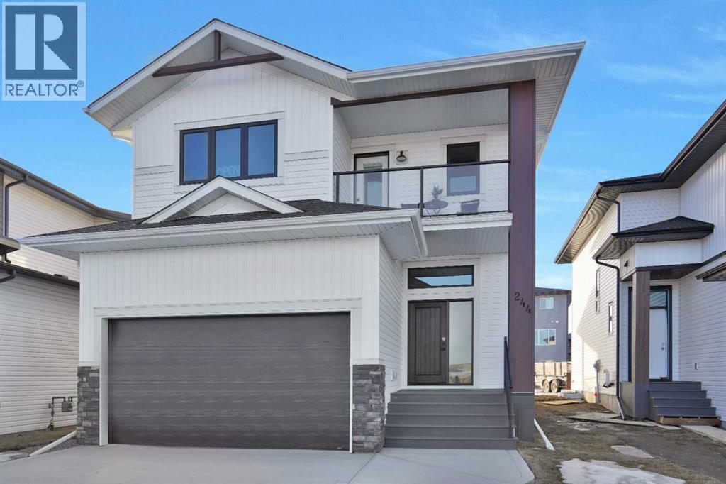 Single Family House for Sale in  Emerald Drive Evergreen Red Deer 