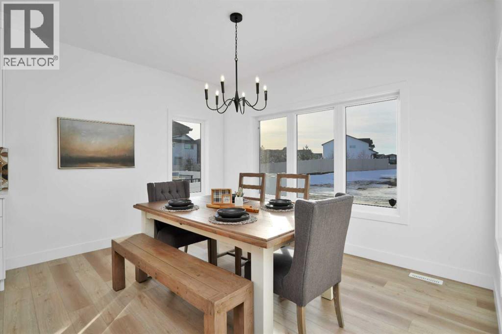 Single Family House for Sale in  Emerald Drive Evergreen Red Deer 