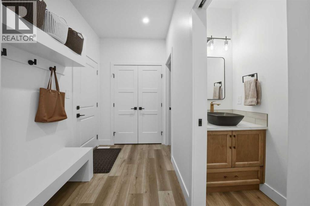 Single Family House for Sale in  Emerald Drive Evergreen Red Deer 