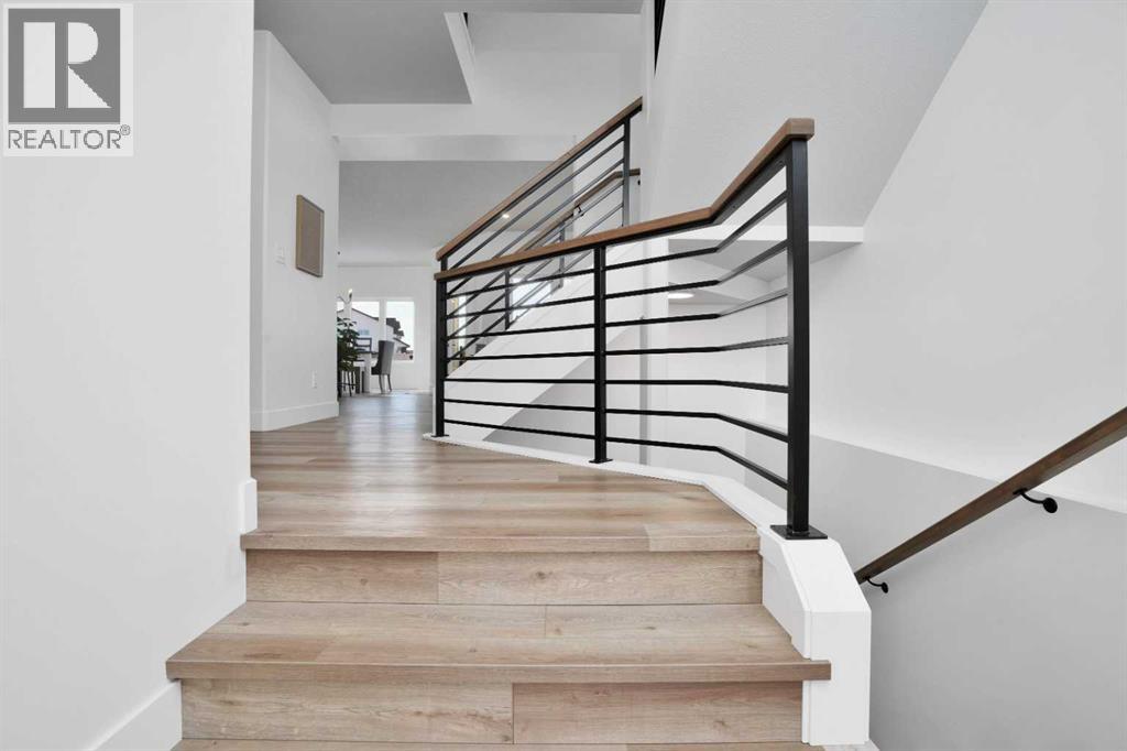 Single Family House for Sale in  Emerald Drive Evergreen Red Deer 