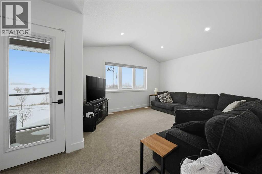 Single Family House for Sale in  Emerald Drive Evergreen Red Deer 