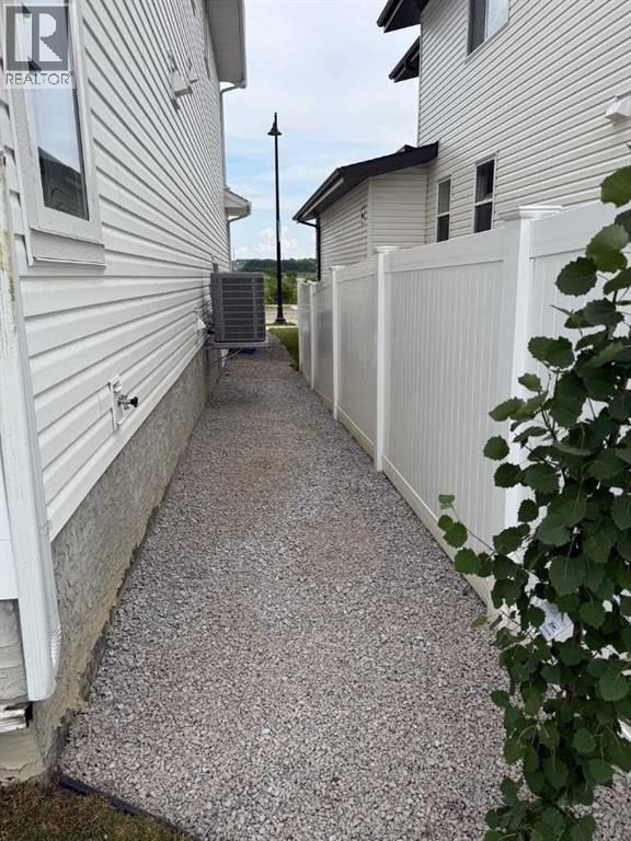 Single Family House for Sale in  Emerald Drive Evergreen Red Deer 